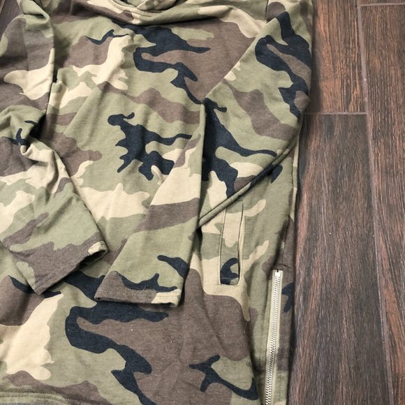 Pacsun Hooded Sweatshirt - Camo - Picture 3 of 3